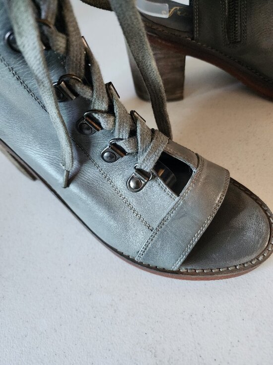 Free People Cut-Out Bootie "NEW" - Picture 15 of 16